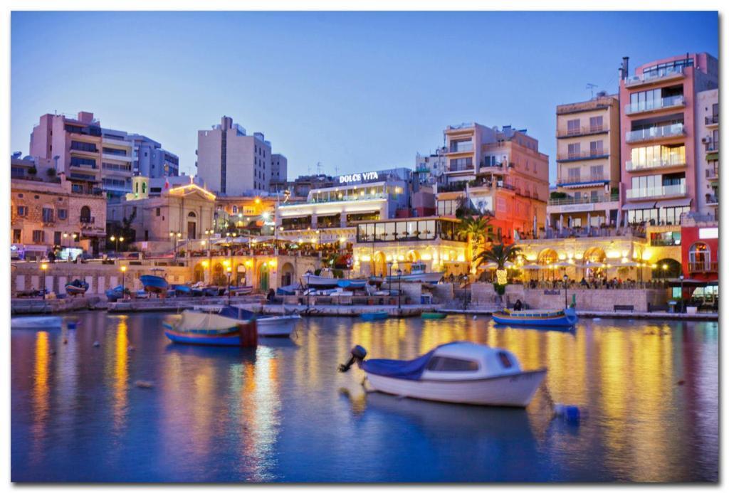 Deluxe Apartment With Valletta And Harbour Views Sliema Exterior photo