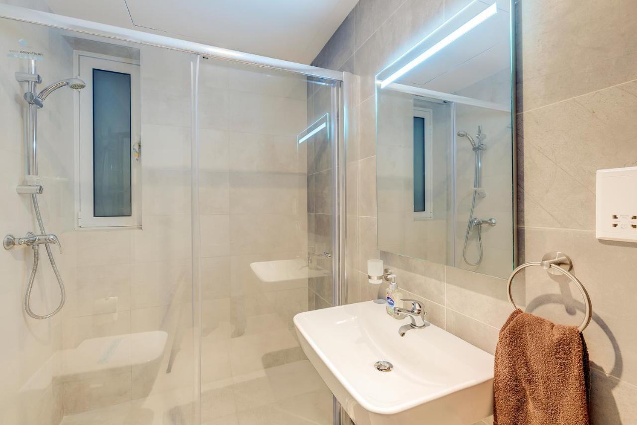 Deluxe Apartment With Valletta And Harbour Views Sliema Exterior photo